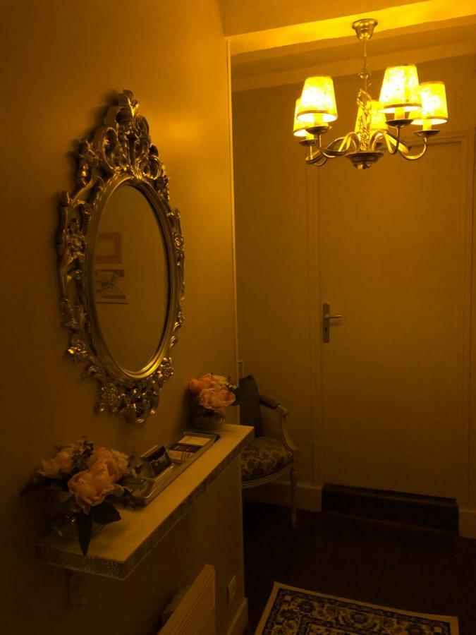 Bienvenue Au Petit Bonheur Apartment Honfleur Exterior photo